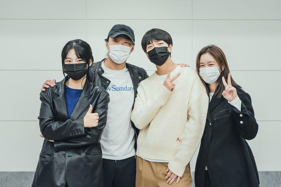 Lee Seung Gi Bersama Para Pemain Drakor Mouse Lakukan Pembacaan Naskah