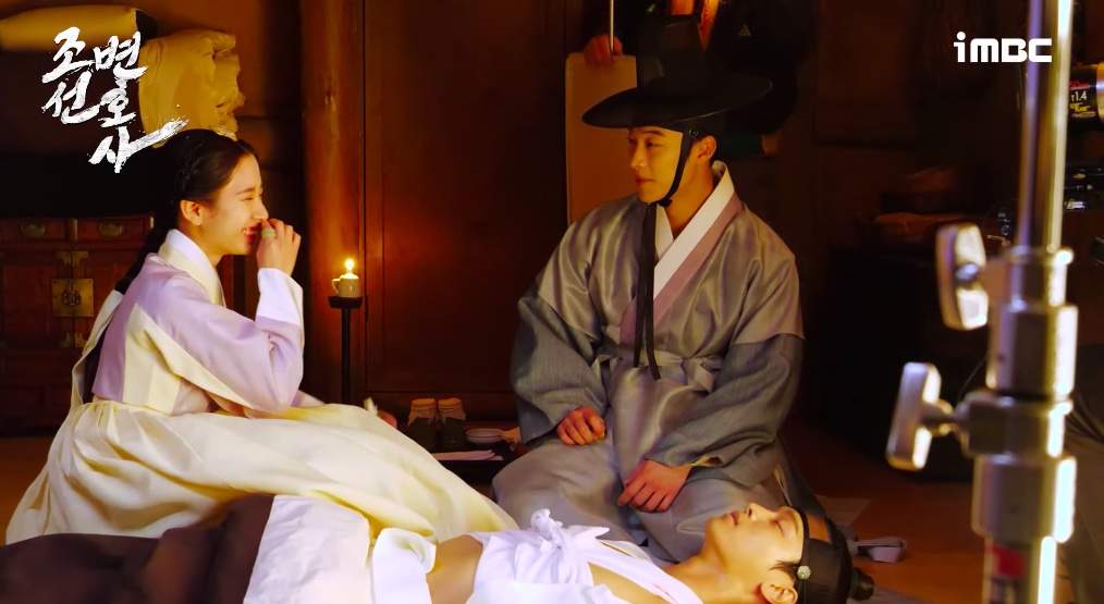 BTS Joseon Attorney: A Morality: Keceriaan Woo Do Hwan, Bona, Dan Cha ...